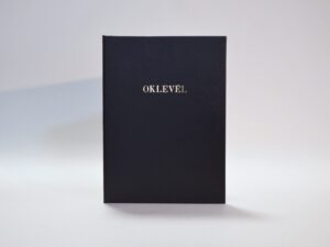 Oklevéltartó - OKLEVÉL felirattal (fekete) - műbőr kötészeti anyaggal